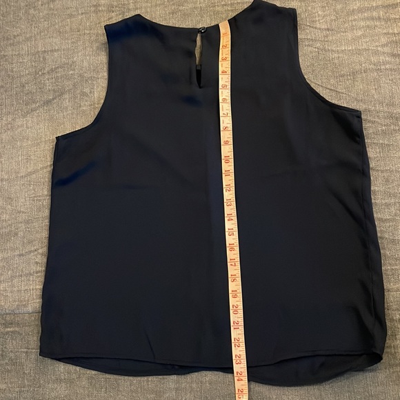 Covington deep, blue sleeveless dressy top size large (23-119) - Picture 5 of 7